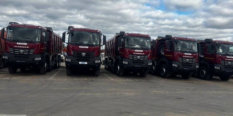 «Дорожная служба» Орловская «Дорожная служба»  закупила пять новых КамАЗов