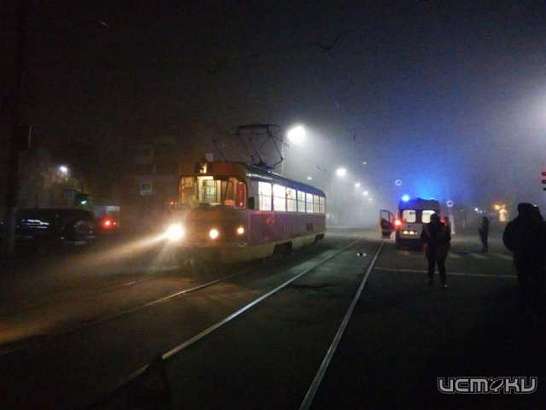 В Орле пешеход впал в кому, угодив ночью под колеса трамвая В Орле пешеход впал в кому, угодив ночью под колеса трамвая