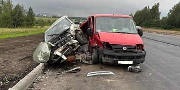 автомобильная авария После аварии на трассе под Орлом пассажир иномарки попала в больницу