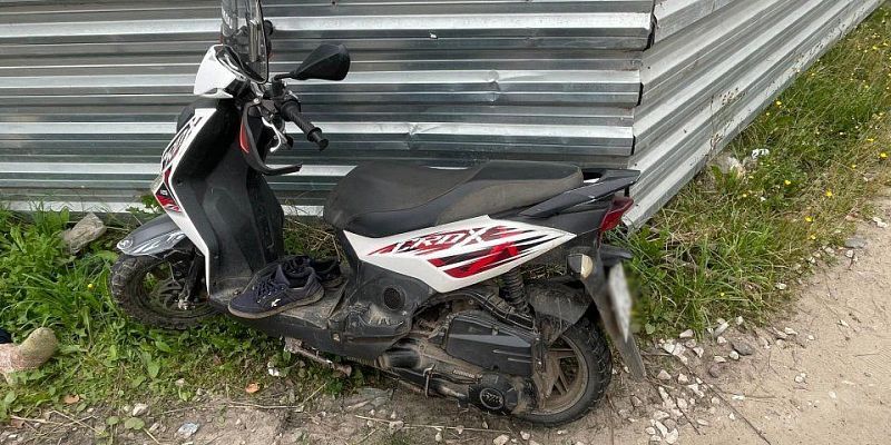 Погиб человек Под Орлом  пенсионер упал со скутера и умер