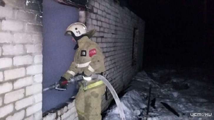 В Урицком районе выясняют личность погибшего при пожаре в жилом доме В Урицком районе выясняют личность погибшего при пожаре в жилом доме