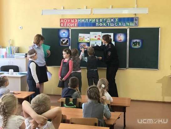 Орловские полицейские рассказали детям об их правах  Орловские полицейские рассказали детям об их правах