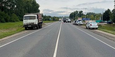 дтп Под Орлом КамАЗ выехал на встречку и протаранил автомобиль