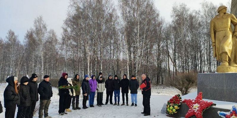 автопробег память Воинские захоронения  Орловские студенты организовали автопробег по местам воинских захоронений Болховского района