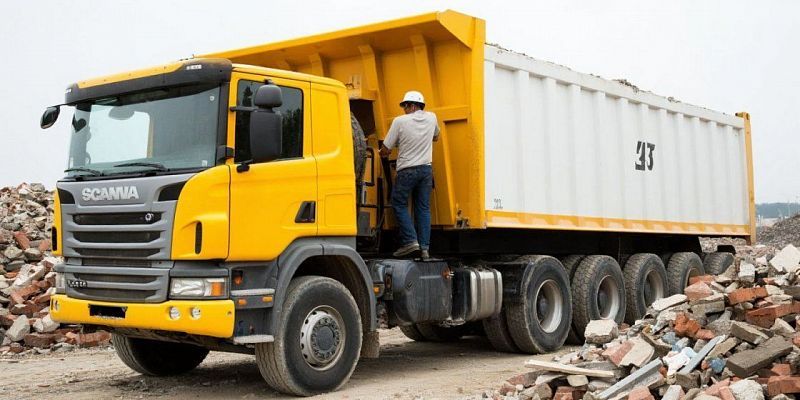 вывоз мусора твердые бытовые отходы Разобрать до основания: кто и как убирает строительный мусор в столице