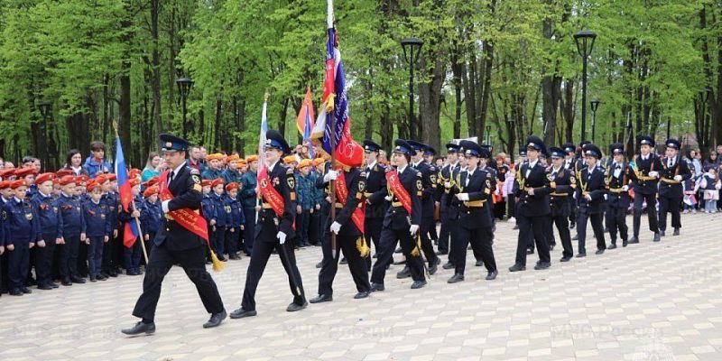 мчс Кадеты-спасатели  День пожарной охраны  Парад победы и отваги: в Орле впервые прошло шествие кадет-спасателей