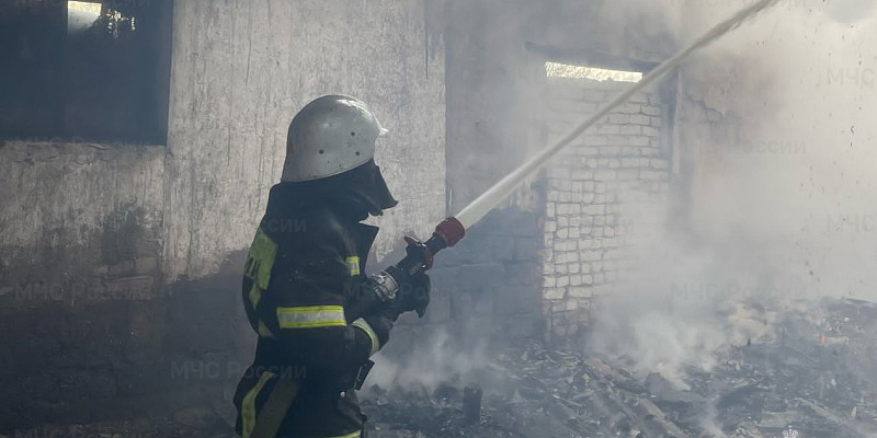 спасатели мчс пожар 12 выездов совершили орловские спасатели за прошедшие сутки