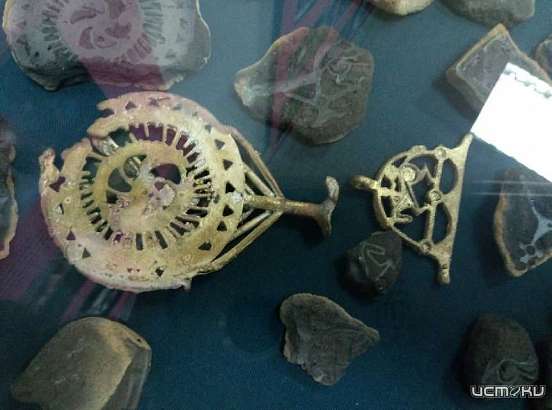 Фоторепортаж: орловчан познакомят с редкими экспонатами славянской культуры Фоторепортаж: орловчан познакомят с редкими экспонатами славянской культуры