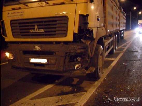 Под Орлом «Ока» на «встречке» столкнулась с самосвалом Под Орлом «Ока» на «встречке» столкнулась с самосвалом