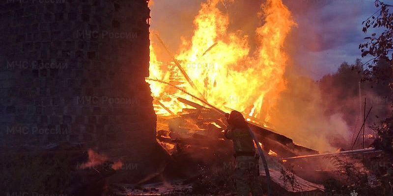 сгорел дом Сегодня утром в Новосиле горел жилой дом