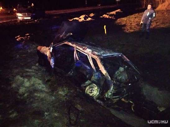 На трассе под Орлом загорелся автомобиль На трассе под Орлом загорелся автомобиль