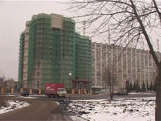 Здания строим, про дороги забываем Здания строим, про дороги забываем