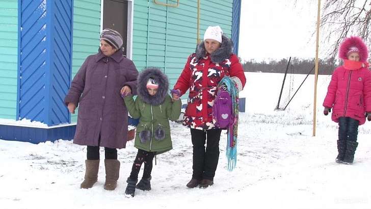 СК выяснит, почему в орловской глубинке девочка с ДЦП ездит в школу на лошади СК выяснит, почему в орловской глубинке девочка с ДЦП ездит в школу на лошади