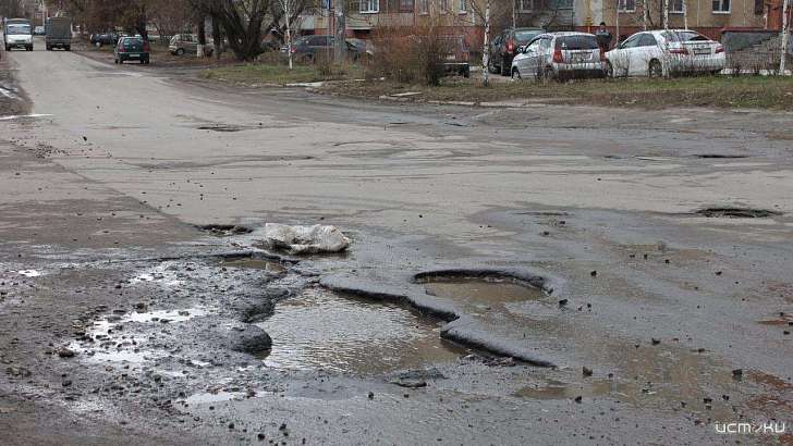 На 17 участках дорог в Орле залатают ямы по гарантии  На 17 участках дорог в Орле залатают ямы по гарантии