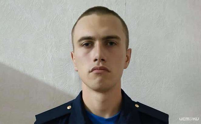 Орловчанину Антону Макарову, который убил сослуживцев, предъявили обвинение в дезертирстве Орловчанину Антону Макарову, который убил сослуживцев, предъявили обвинение в дезертирстве
