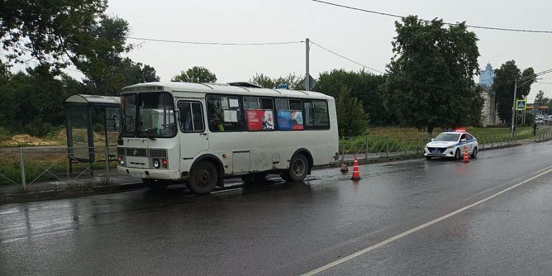 авария с участием маршрутки Пожилая орловчанка попала в больницу после поездки в маршрутке