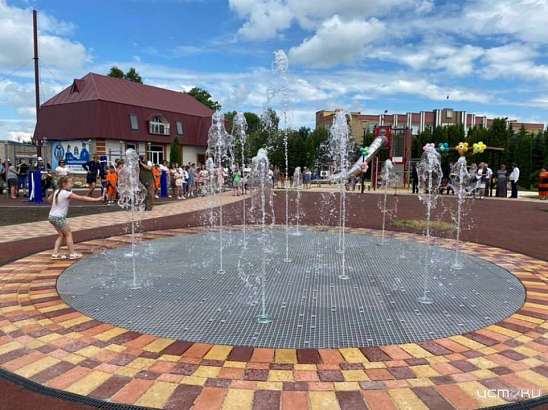 В Красной Заре открыли преображённую центральную площадь В Красной Заре открыли преображённую центральную площадь