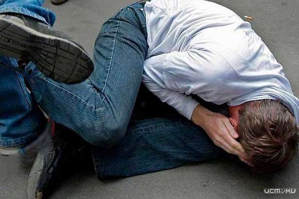 "Грабёж среди ночи": в Орле двое неизвестных накинулись на мужчину и опустошили его карманы "Грабёж среди ночи": в Орле двое неизвестных накинулись на мужчину и опустошили его карманы