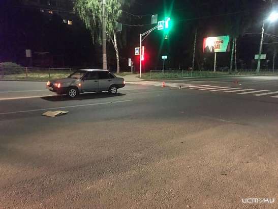 В Орле на Комсомольской «ВАЗ» сбил пешехода. Женщина в больнице В Орле на Комсомольской «ВАЗ» сбил пешехода. Женщина в больнице