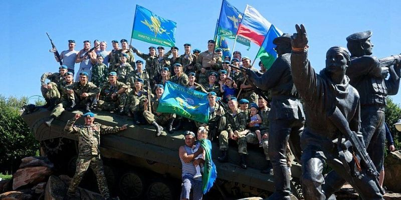 День ВДВ В Орле отметили День Воздушно-десантных войск