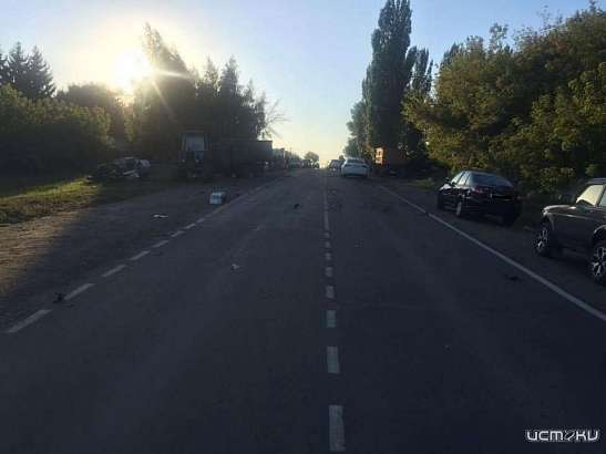 Под Орлом парень на легковушке решил обогнать трактор, но не справился с управлением и влетел в «КАМАЗ». Он погиб на месте ДТП Под Орлом парень на легковушке решил обогнать трактор, но не справился с управлением и влетел в «КАМАЗ». Он погиб на месте ДТП