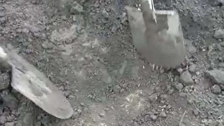 Житель Орловщины расчленил и закопал в поле тело приятеля из соседней деревни Житель Орловщины расчленил и закопал в поле тело приятеля из соседней деревни