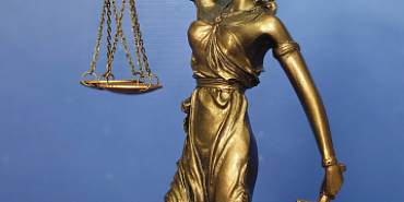 суд взятка Следственный комитет  В Орле бывший сотрудник полиции предстанет перед судом за получение взятки