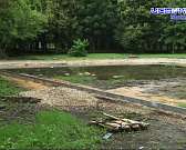 Обещали спортплощадку, а сделали пока что только искусственное болото. Обещали спортплощадку, а сделали пока что только искусственное болото.