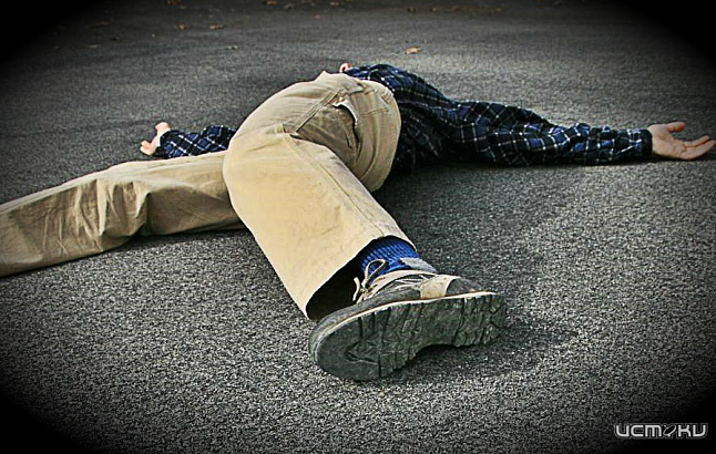 В Орле пенсионер потерял сознание и упал в яму, надышавшись краской В Орле пенсионер потерял сознание и упал в яму, надышавшись краской