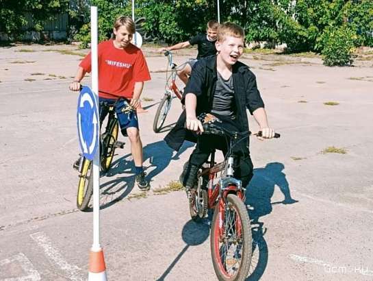 Семейный МФЦ города Орла приглашает юных орловчан проверить свои знания правил дорожного движения и получить новые Семейный МФЦ города Орла приглашает юных орловчан проверить свои знания правил дорожного движения и получить новые