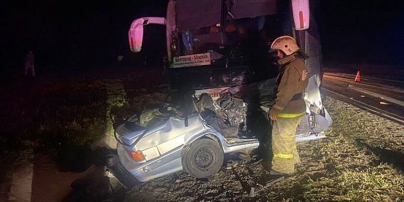 авария со смертельным исходом Под Орлом в лобовом столкновении легковушки и автобуса погибли три человека