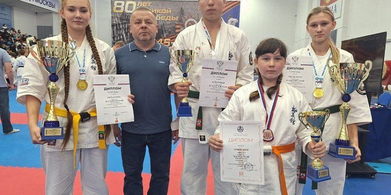соревнования по киокусинкай  Орловские спортсмены завоевали несколько медалей на первенстве России по киокусинкай карате