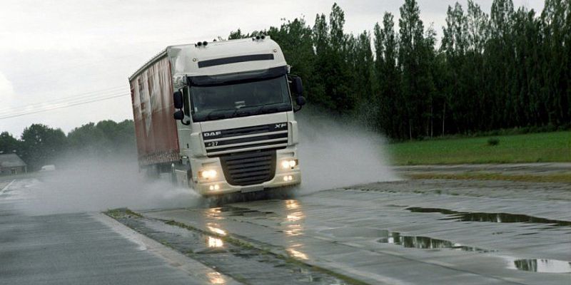 Большегрузы  ограничение движения В Орловской области вводят ограничения для большегрузов из-за весенней распутицы