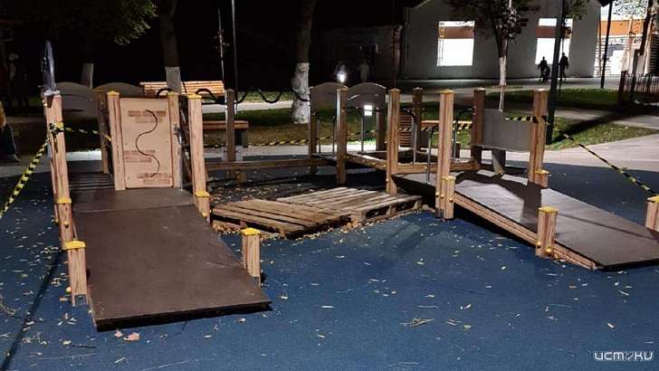 Советник орловского губернатора: «На детский парк снова напали варвары» Советник орловского губернатора: «На детский парк снова напали варвары»