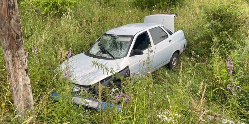 дтп Под Орлом в вылетевшей с дороги легковушке пострадал младенец