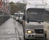 Тройное ДТП в Орле: джип чуть не улетел с моста. Видео Тройное ДТП в Орле: джип чуть не улетел с моста. Видео