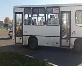 В Зареченском микрорайоне Орла не разъехались фура и маршрутка1539775955 В Зареченском микрорайоне Орла не разъехались фура и маршрутка1539775955