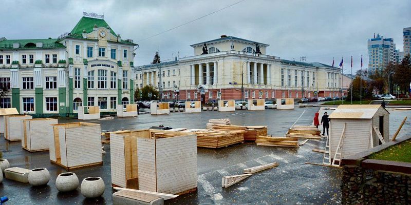 новый год Площадь Ленина в Орле уже начали украшать к Новому году