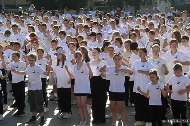 В Орле прошла массовая утренняя зарядка В Орле прошла массовая утренняя зарядка