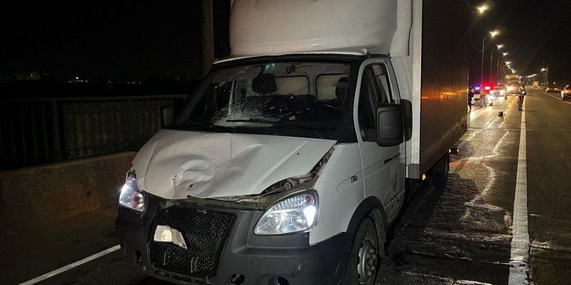 Под Орлом грузовик насмерть сбил пешехода   Под Орлом грузовик насмерть сбил пешехода