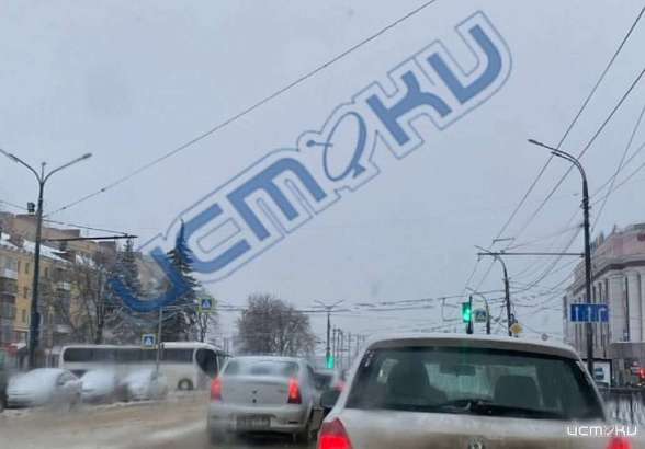 В Орле больше нельзя поворачивать у ЦУМа на Фомина В Орле больше нельзя поворачивать у ЦУМа на Фомина