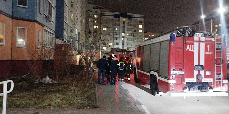 Вчера в Орле загорелась квартира  Вчера в Орле загорелась квартира