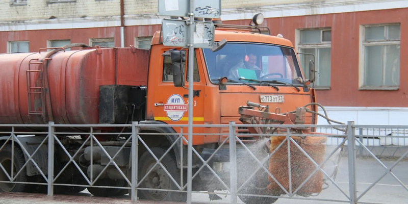 Спецавтобаза вода Орловские улицы поливают питьевой водой?