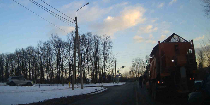 экспресс-новости новости орел коротко коммунальная авария жители ул. Орловских партизан Два года принудительных работ. Орловского чиновника наказали за сосульки. Коммунальная авария оставила без тепла 29 домов Орла