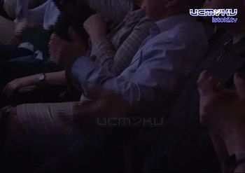 Под светом софитов Под светом софитов