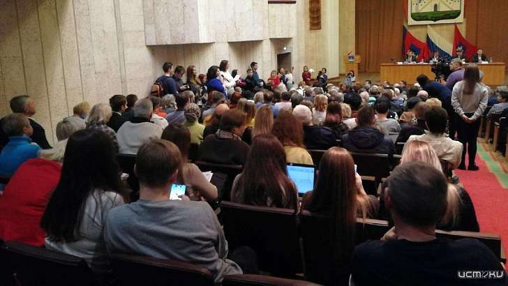 Более 400 орловчан пришли на публичные слушания по скверу Ермолова Более 400 орловчан пришли на публичные слушания по скверу Ермолова