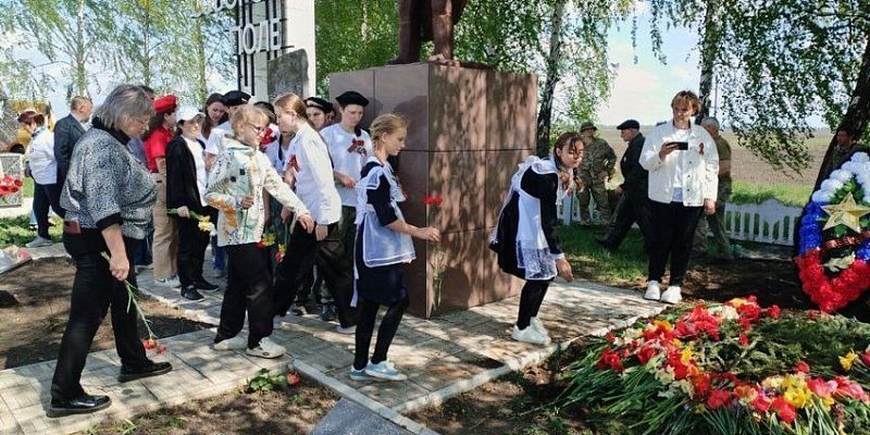 перезахоронение останков красноармейцы На Орловщине с воинскими почестями перезахоронили останки 60 бойцов Красной Армии