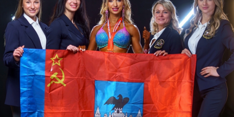 Чемпионат Бодибилдинг  Орловская спортсменка Юлия Калмыкова стала трехкратной победительницей чемпионата ЦФО по бодибилдингу