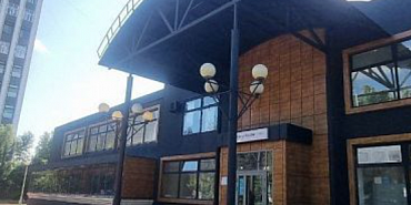 Орловская нива Бывший рынок на Орловской Ниве, куда недавно переехали центры занятости, выставили на торги за долги