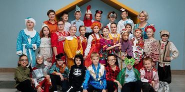 Ученики 53-й орловской школы переоделись в сказочных героев Ученики 53-й орловской школы переоделись в сказочных героев